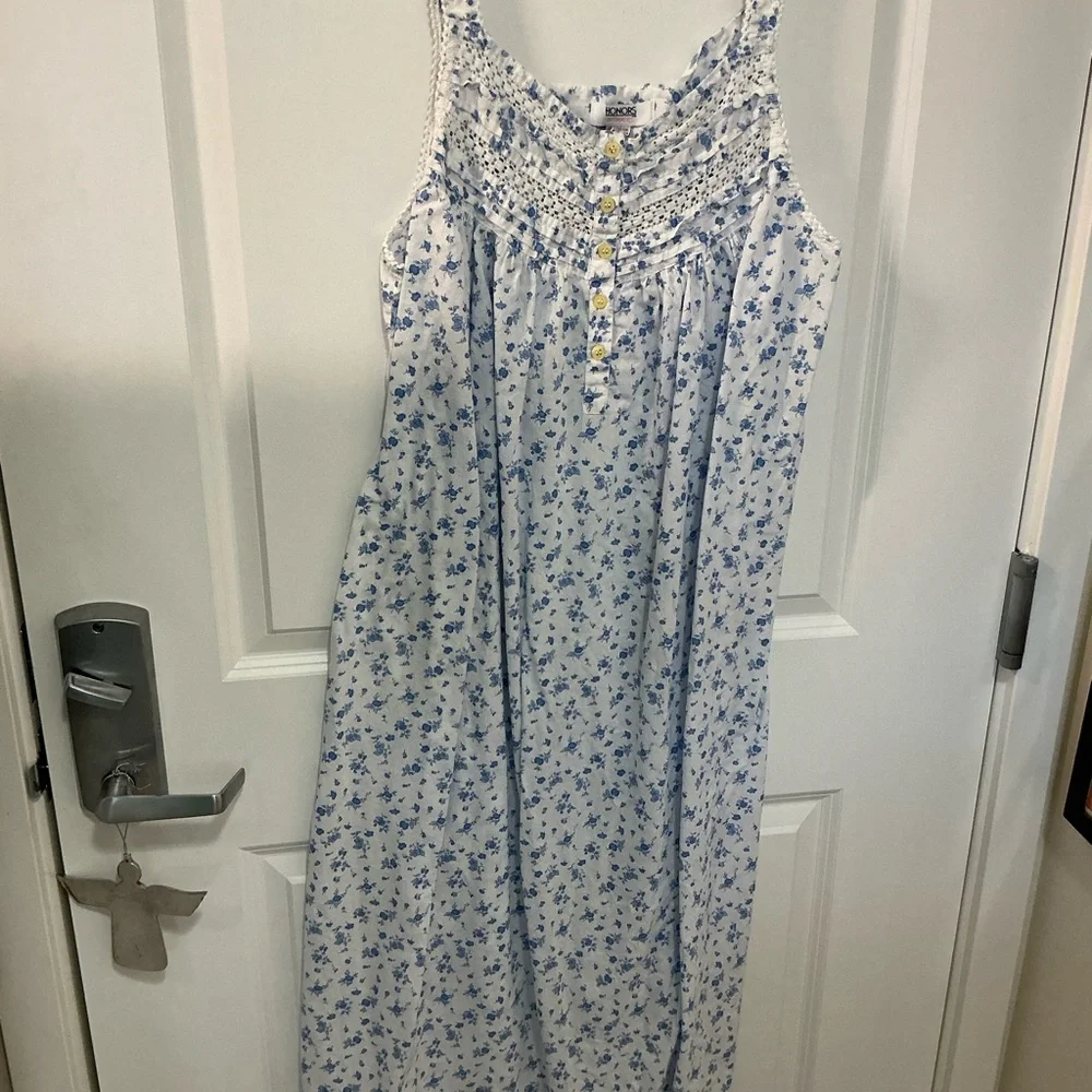 XXL  nightgown - Picture 2 of 4